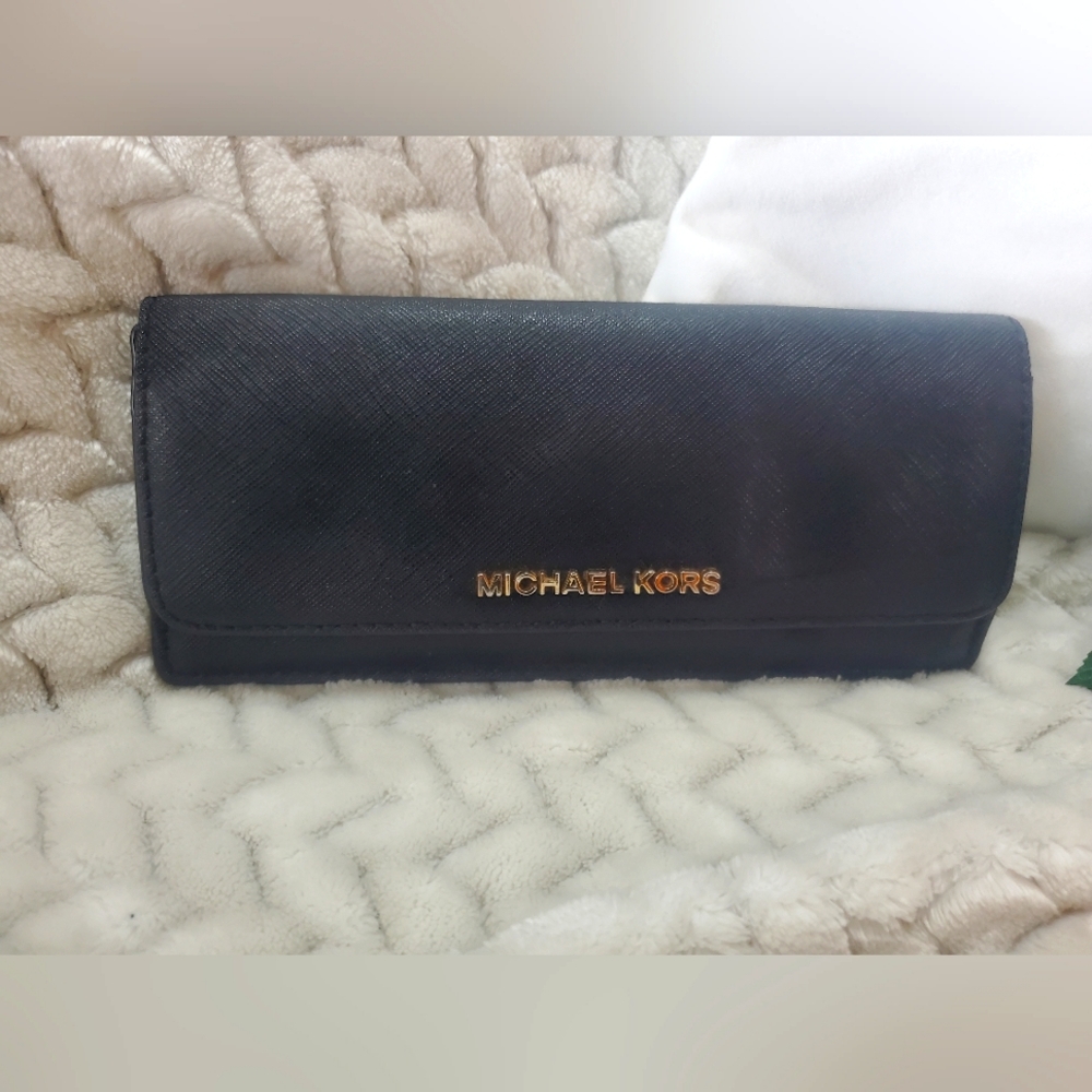 Michael Kors Jet Set Bi-Fold Wallet